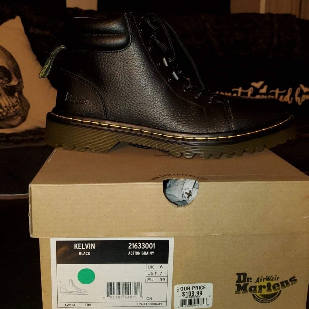 Dr.Martens  Kelvin Men's size 7 Woman's 8.5